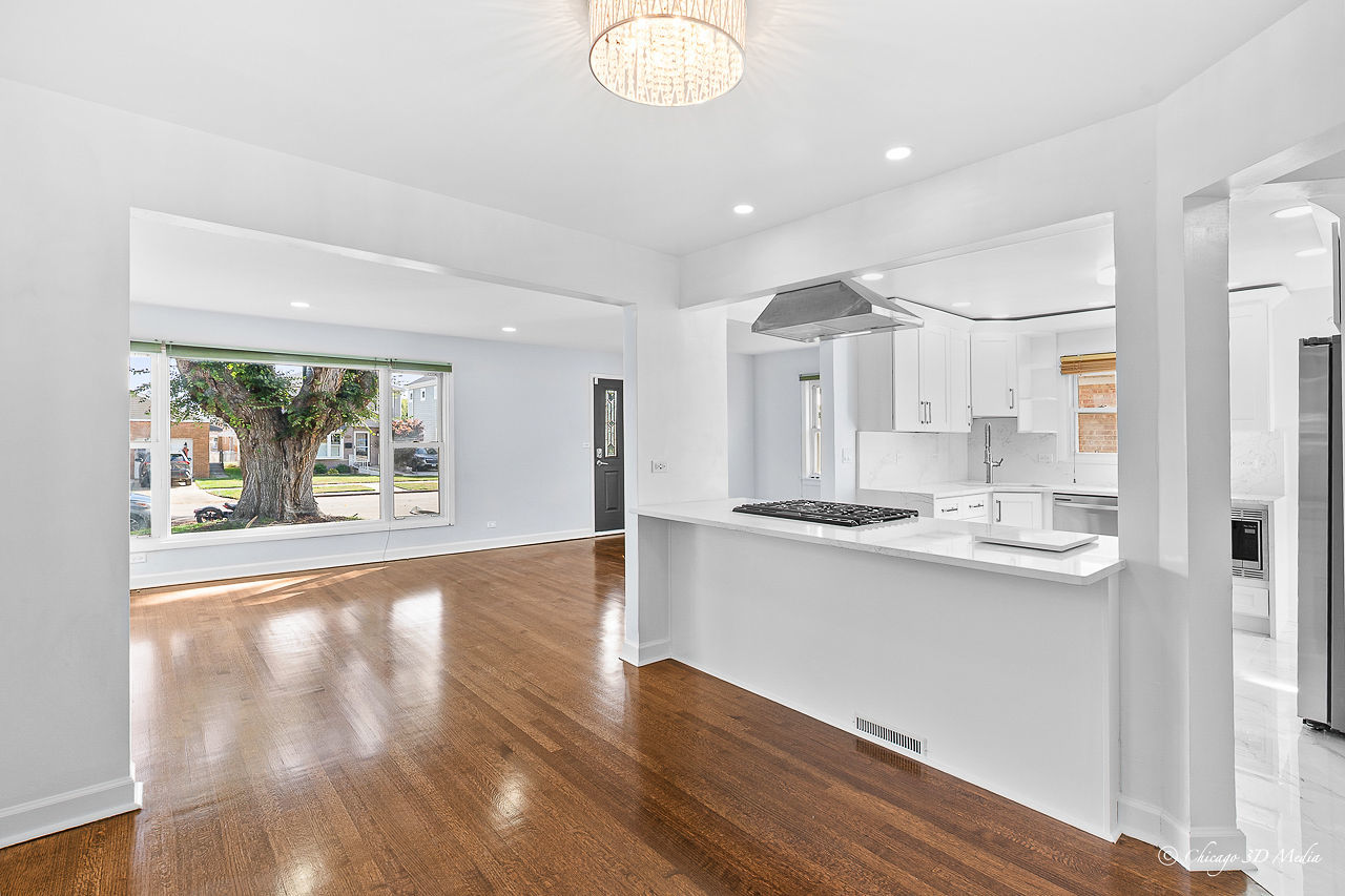 7422 N Olcott Avenue, Chicago, IL 60631