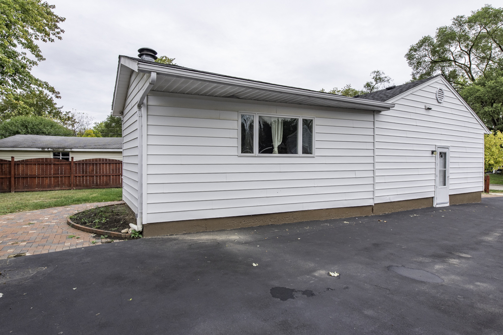 2246 Ottawa Road, Waukegan, IL 60087