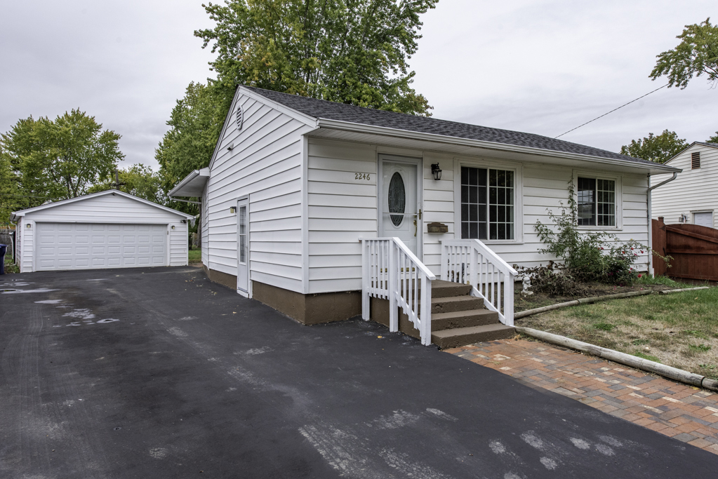 2246 Ottawa Road, Waukegan, IL 60087