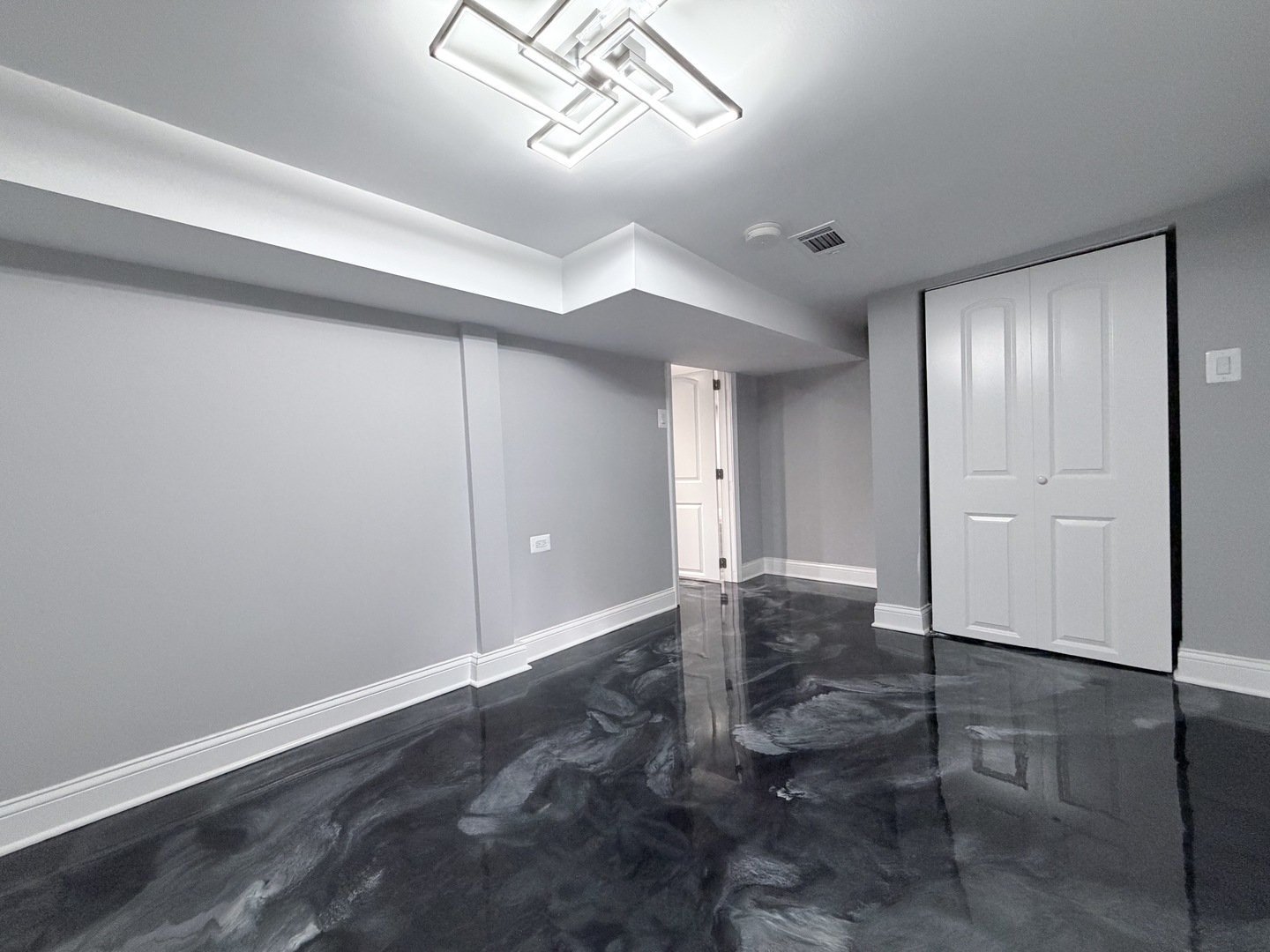 7918 S Anthony Avenue, Chicago, IL 60619