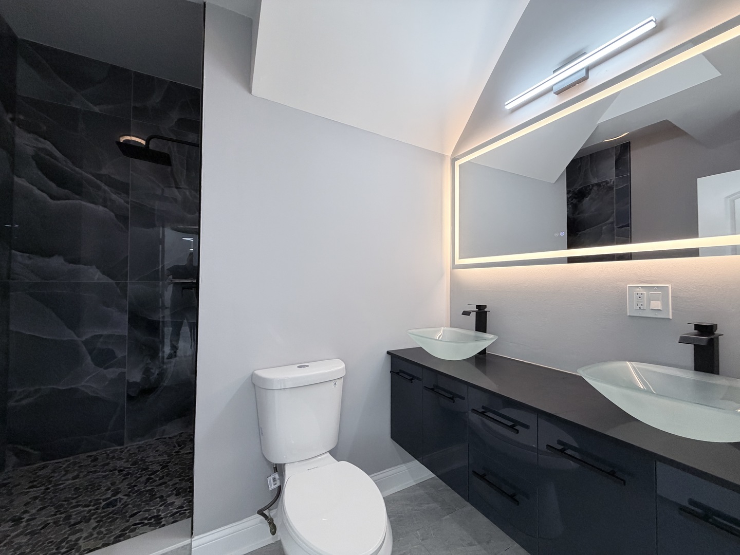 7918 S Anthony Avenue, Chicago, IL 60619