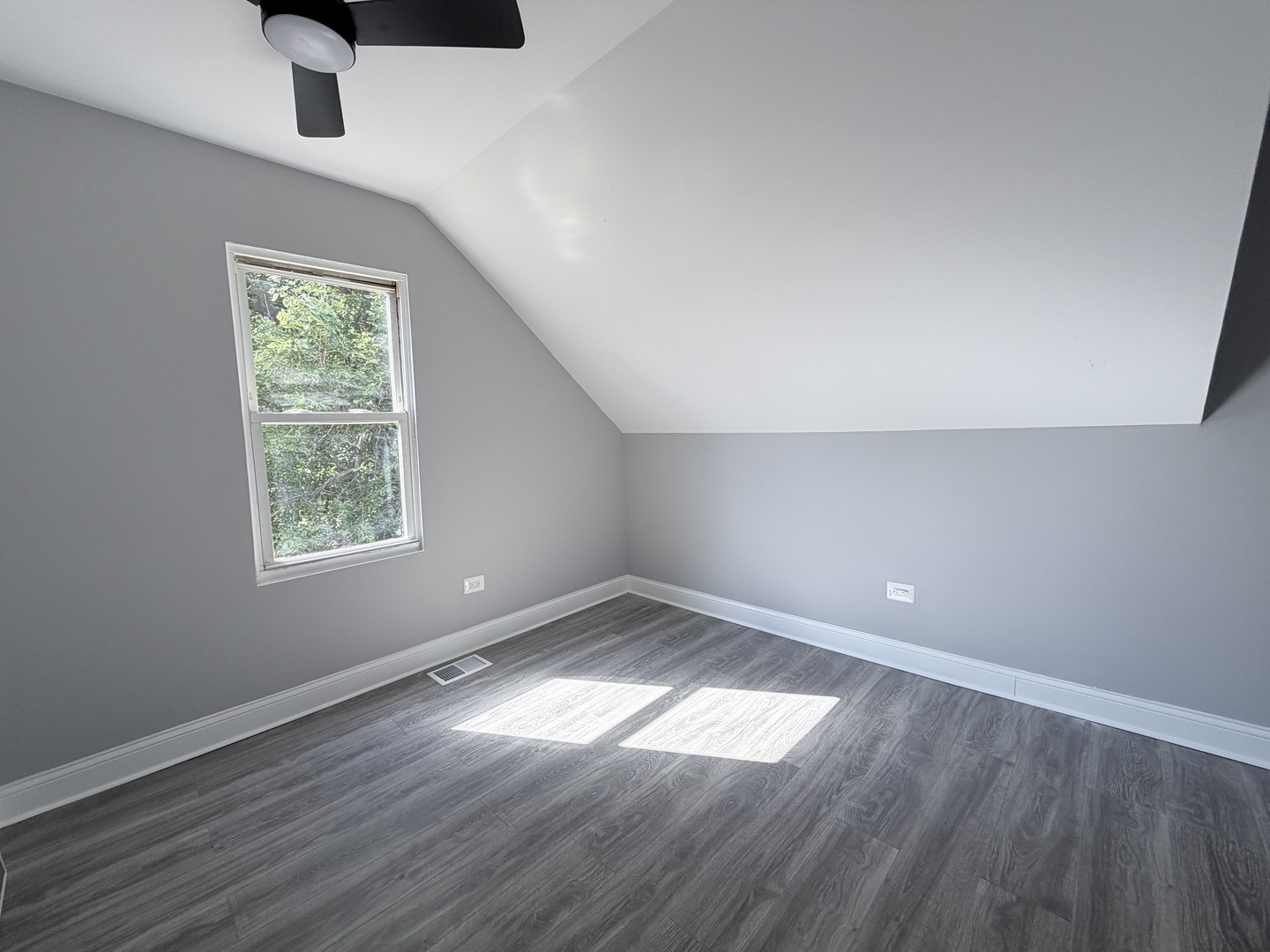 7918 S Anthony Avenue, Chicago, IL 60619