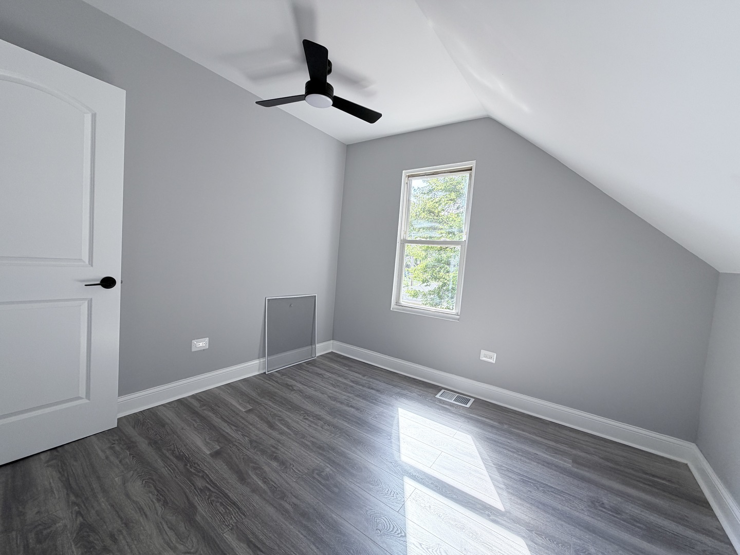 7918 S Anthony Avenue, Chicago, IL 60619