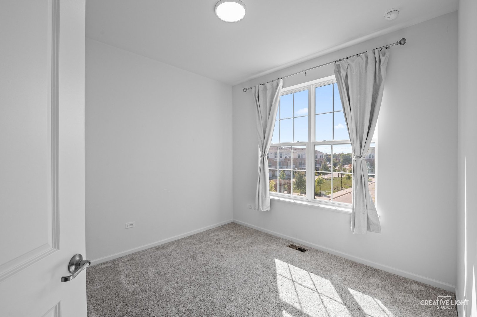 2906 REFLECTION Drive, Naperville, IL 60564