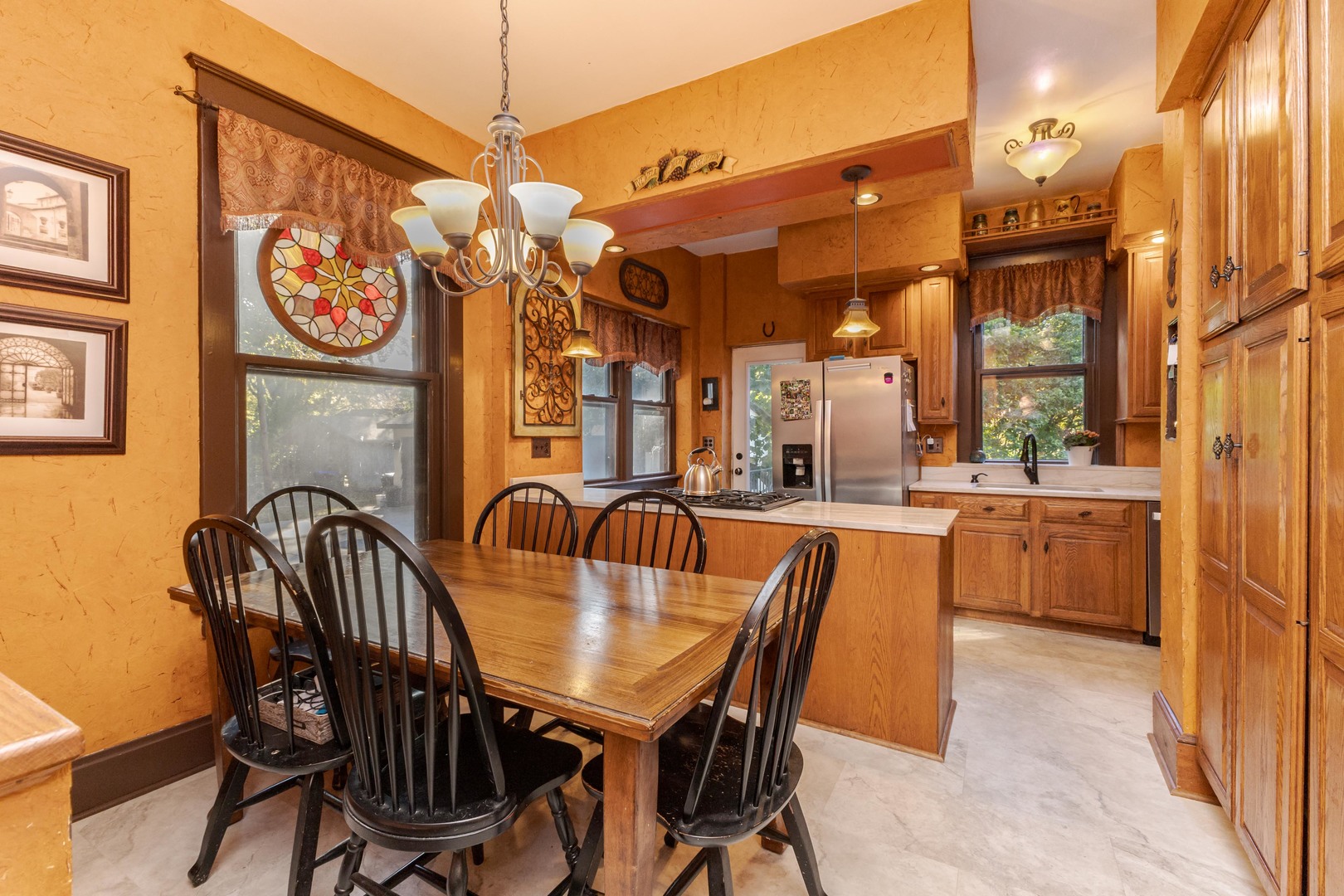 1111 E Grove Street, Bloomington, IL 61701