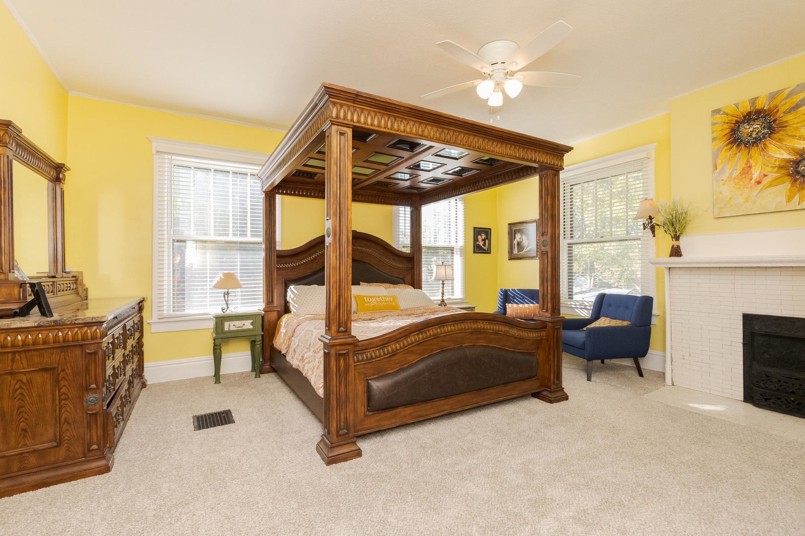 1111 E Grove Street, Bloomington, IL 61701