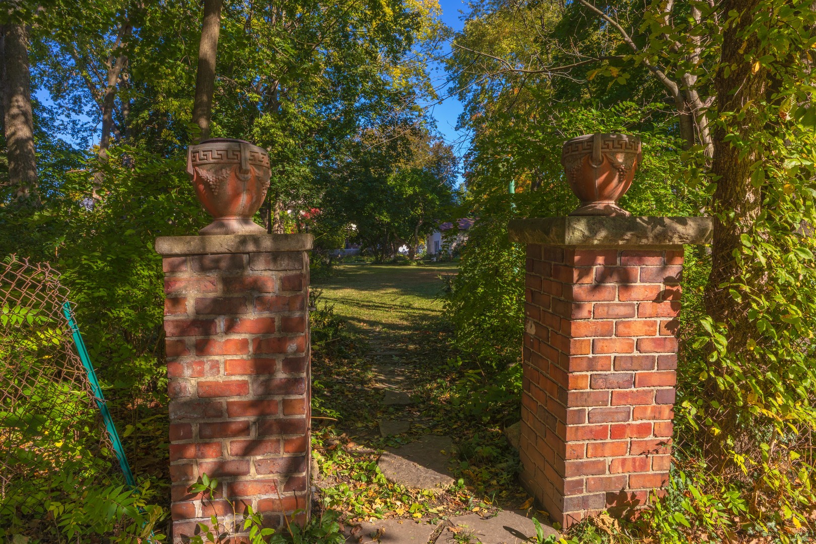 1111 E Grove Street, Bloomington, IL 61701