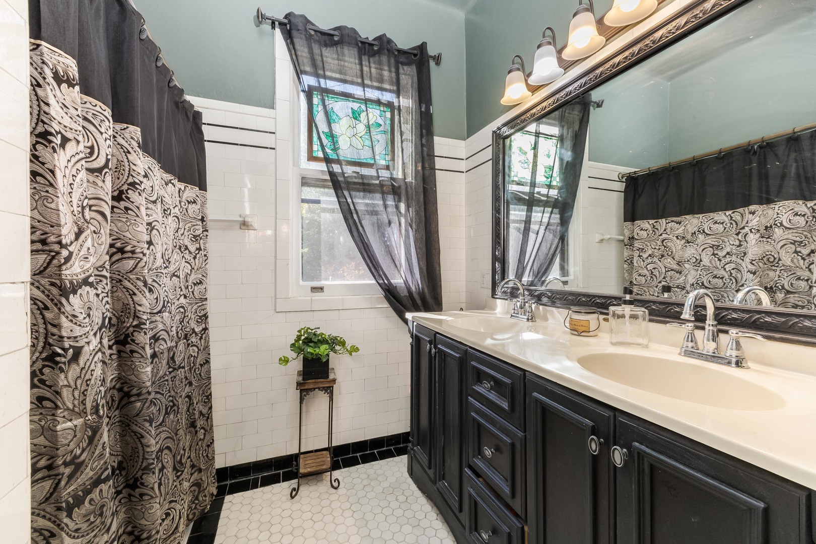 1111 E Grove Street, Bloomington, IL 61701