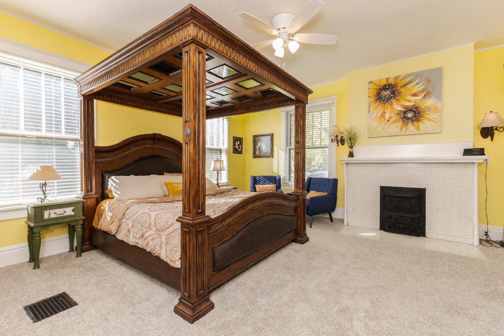 1111 E Grove Street, Bloomington, IL 61701