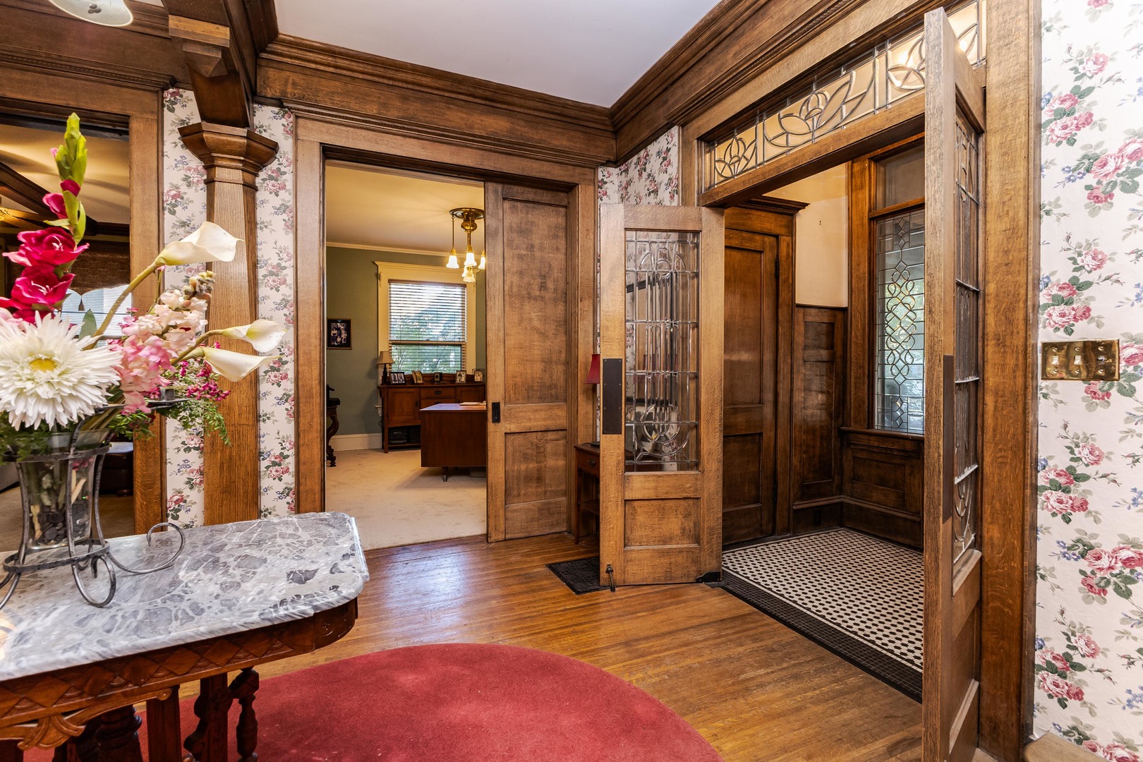 1111 E Grove Street, Bloomington, IL 61701