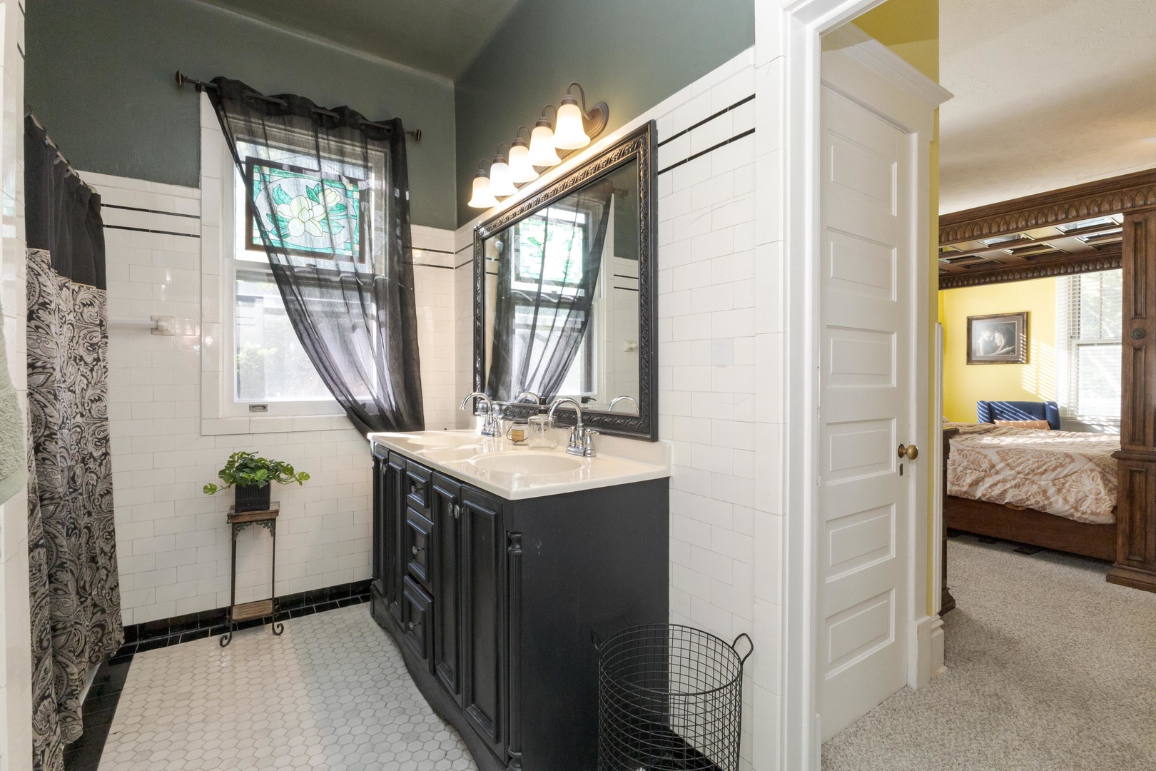 1111 E Grove Street, Bloomington, IL 61701