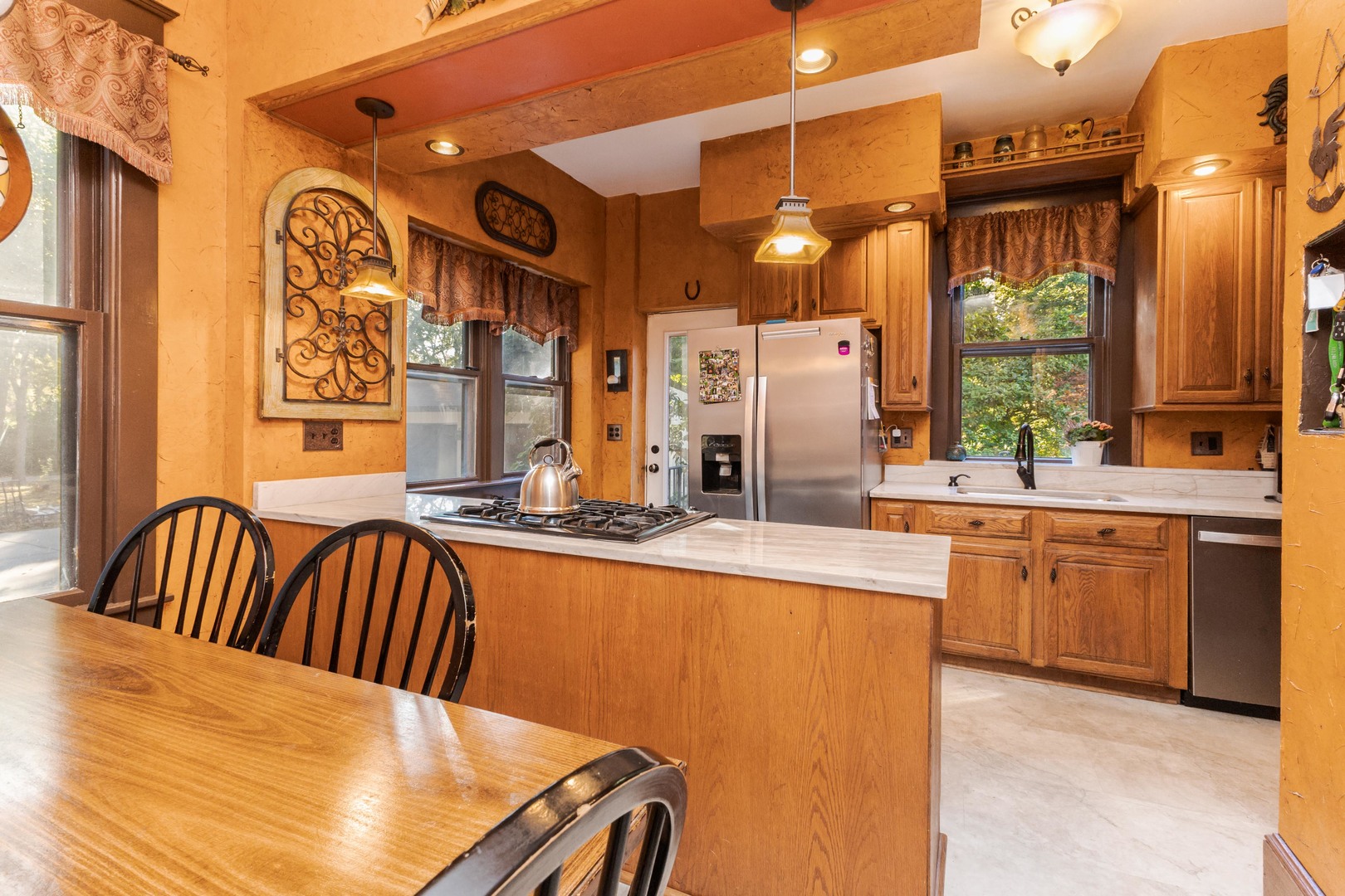 1111 E Grove Street, Bloomington, IL 61701