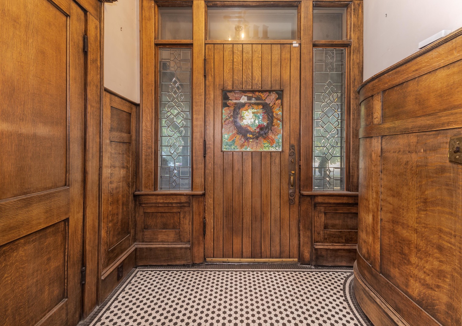 1111 E Grove Street, Bloomington, IL 61701