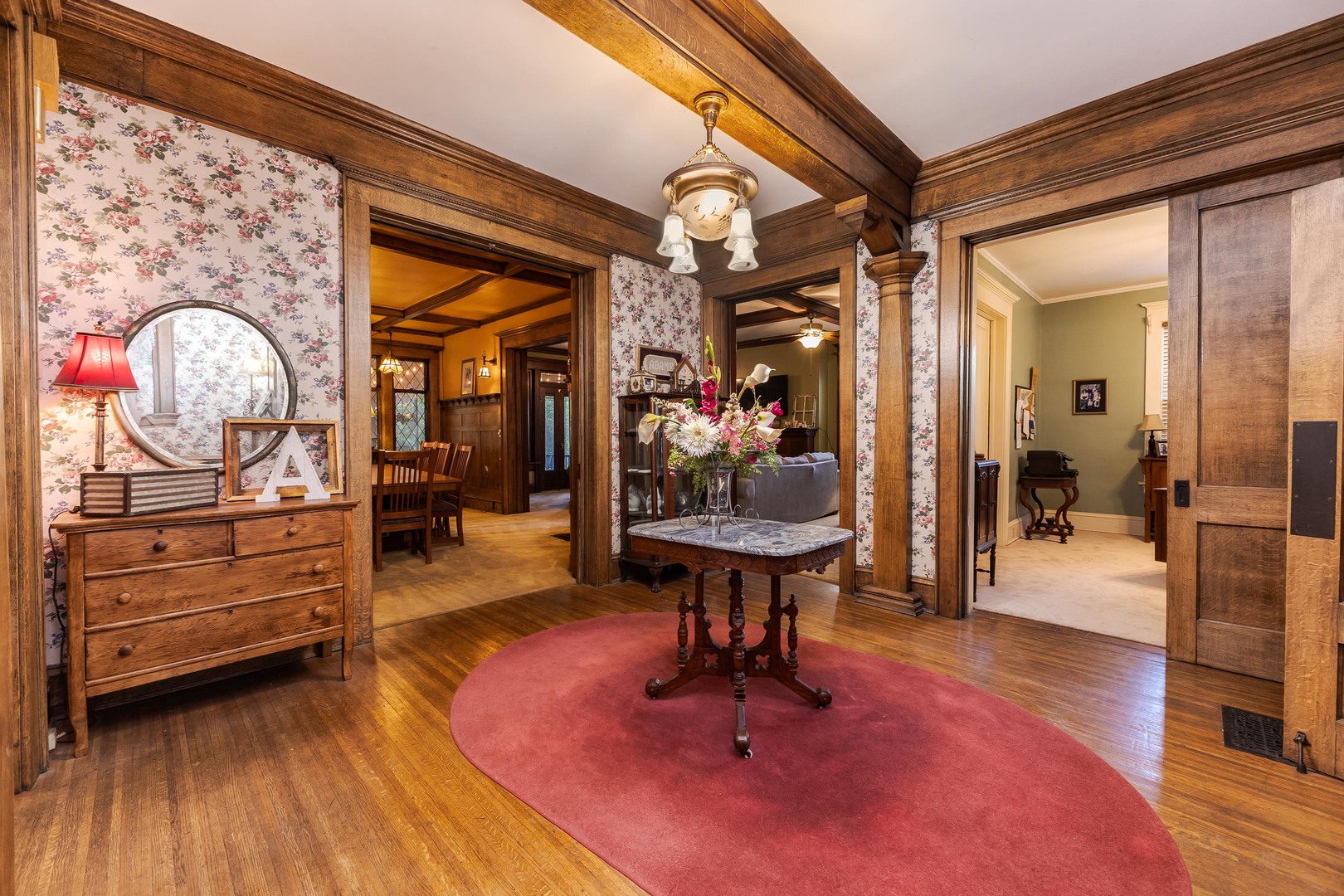 1111 E Grove Street, Bloomington, IL 61701