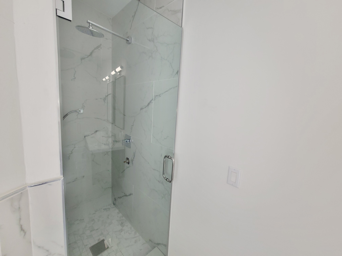 6442 S INGLESIDE Avenue, Chicago, IL 60637