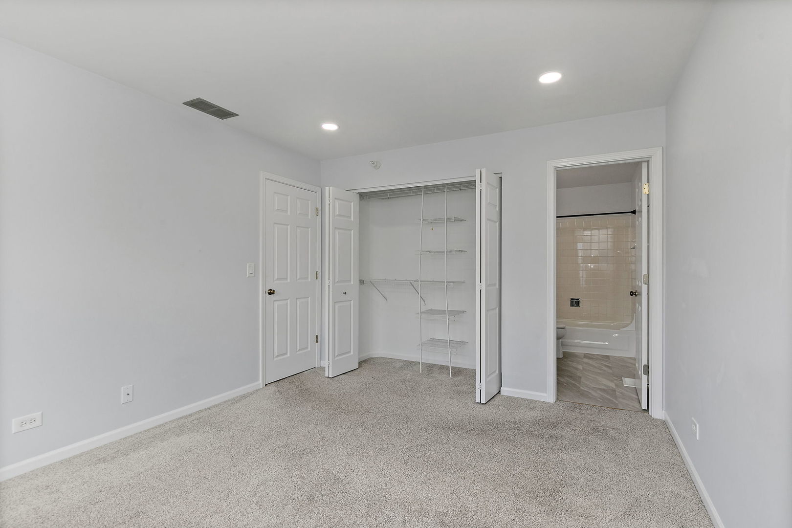 1441 N Orleans Drive #-, Mundelein, IL 60060