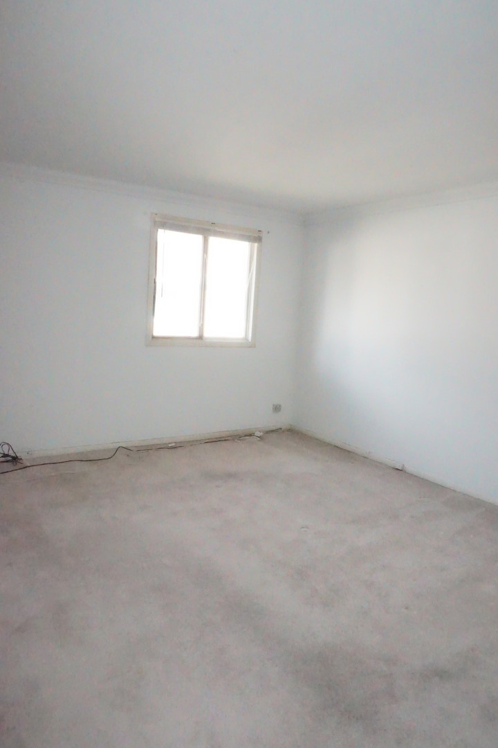 1185 Leicester Court, Wheaton, IL 60189