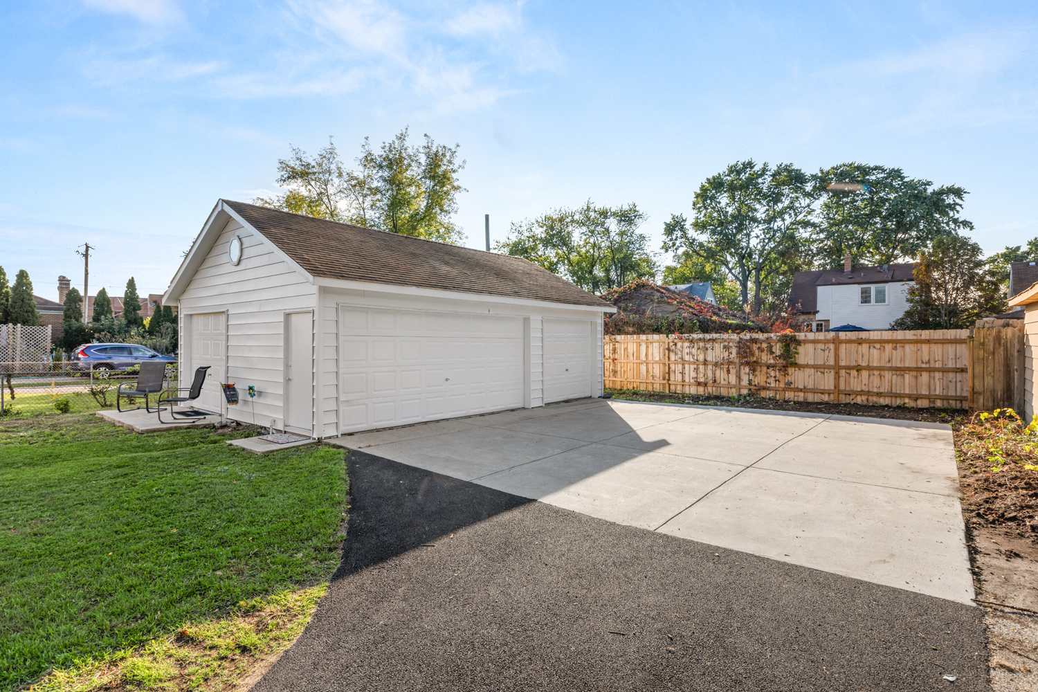 8464 Gross Point Road, Skokie, IL 60077