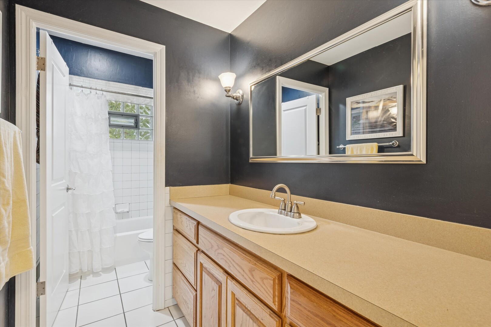 494 Old Surrey Road, Hinsdale, IL 60521