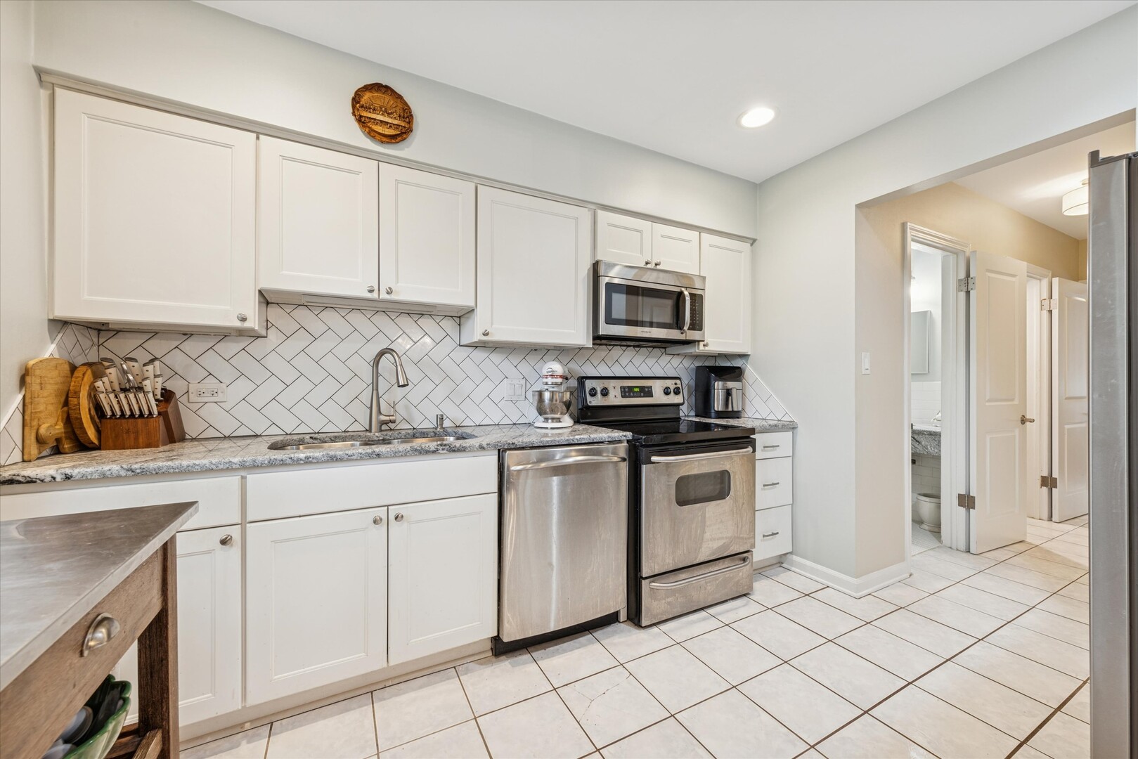 494 Old Surrey Road, Hinsdale, IL 60521