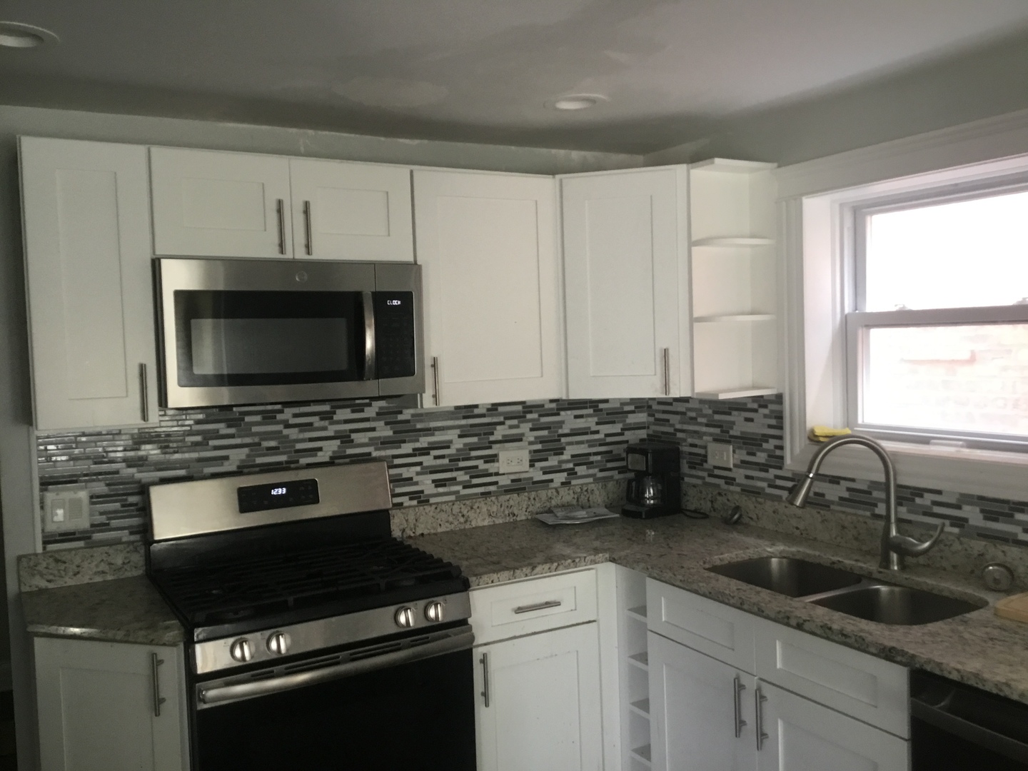 8333 S Hamilton Avenue, Chicago, IL 60620