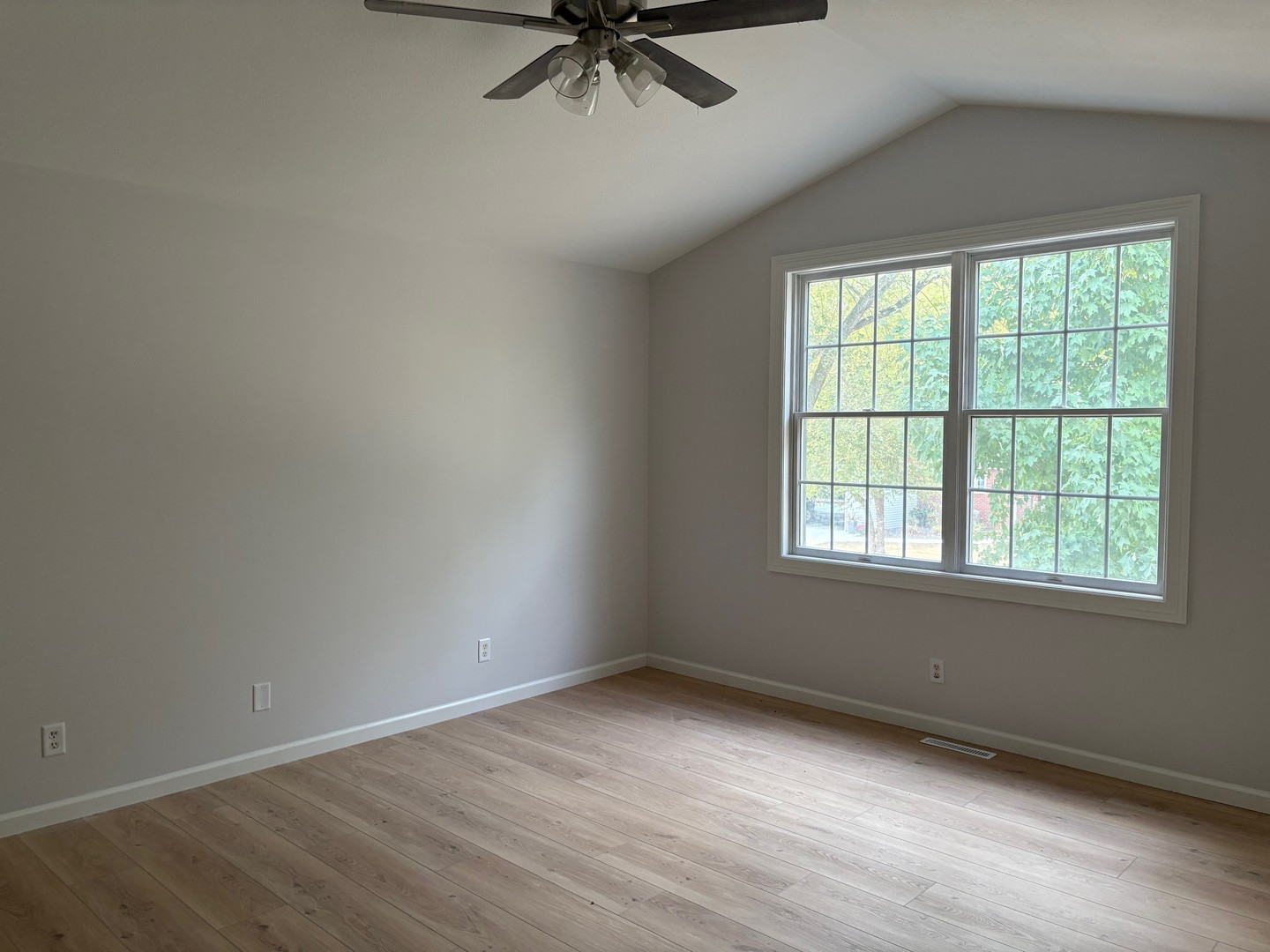 204 Tulip Drive, Mackinaw, IL 61755