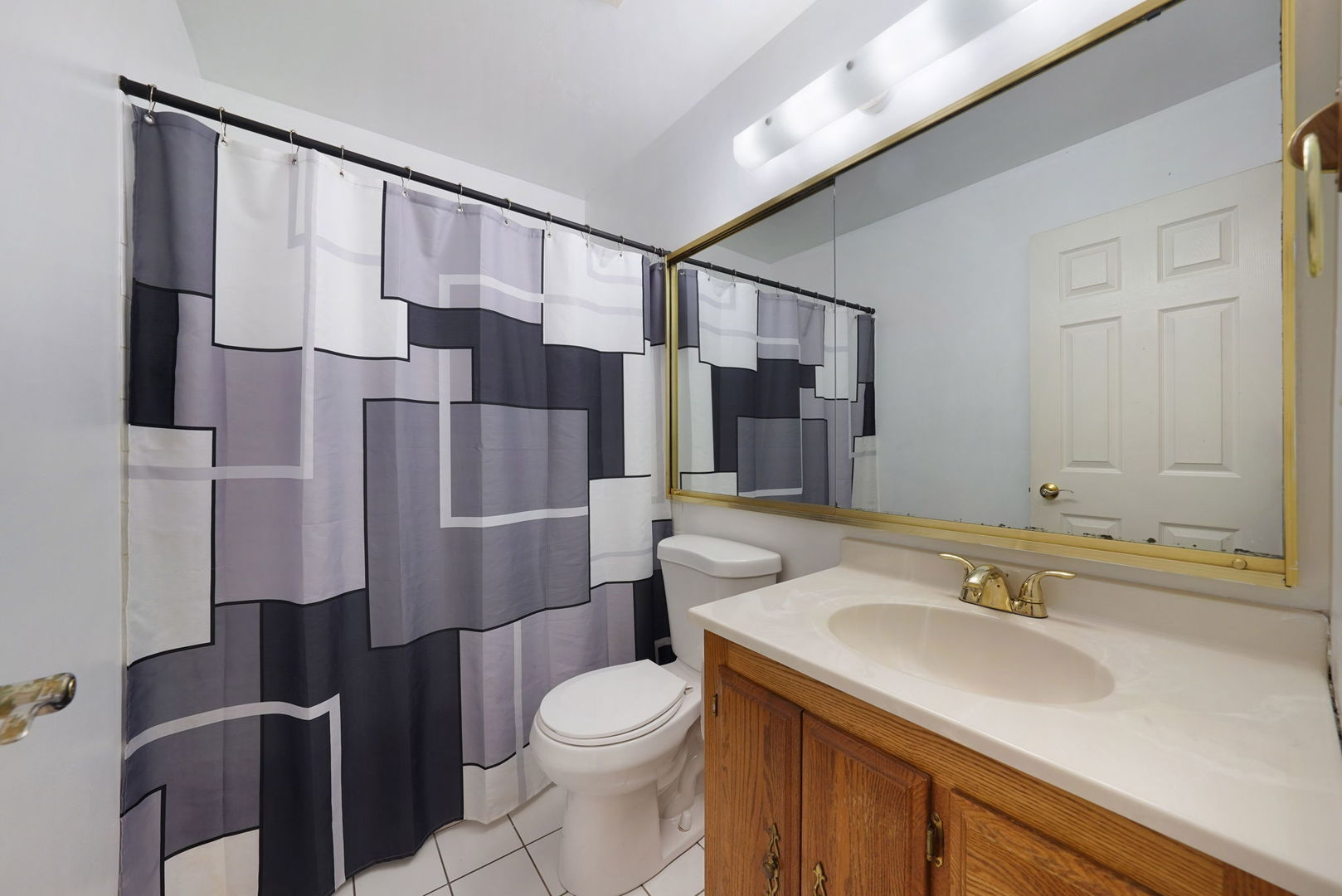 181 Lakeview Court, Bloomingdale, IL 60108