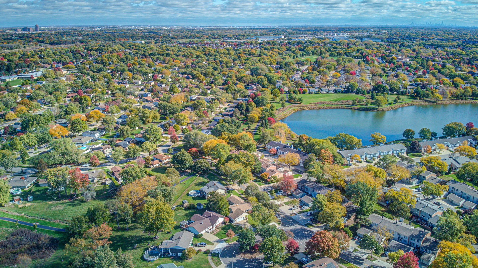 181 Lakeview Court, Bloomingdale, IL 60108