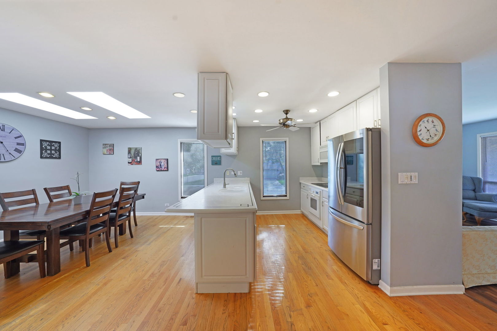 181 Lakeview Court, Bloomingdale, IL 60108