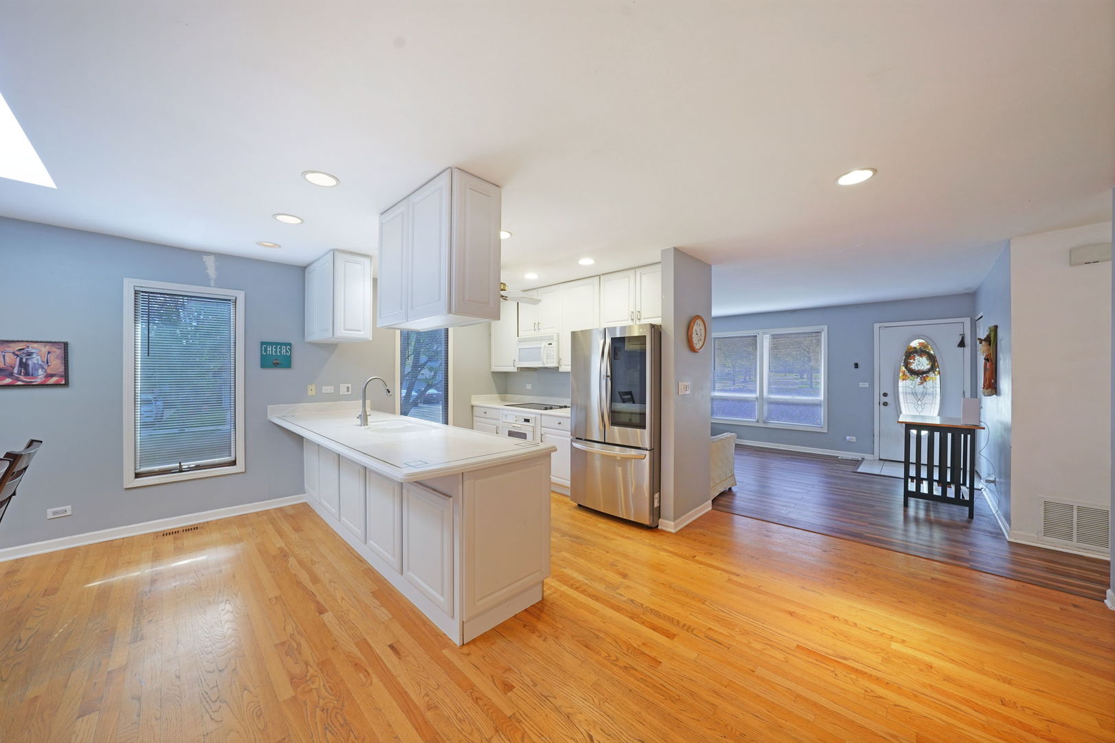 181 Lakeview Court, Bloomingdale, IL 60108