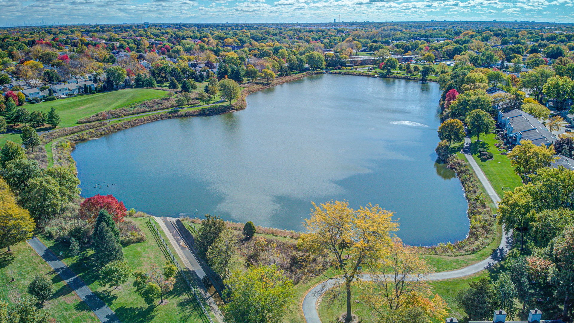 181 Lakeview Court, Bloomingdale, IL 60108