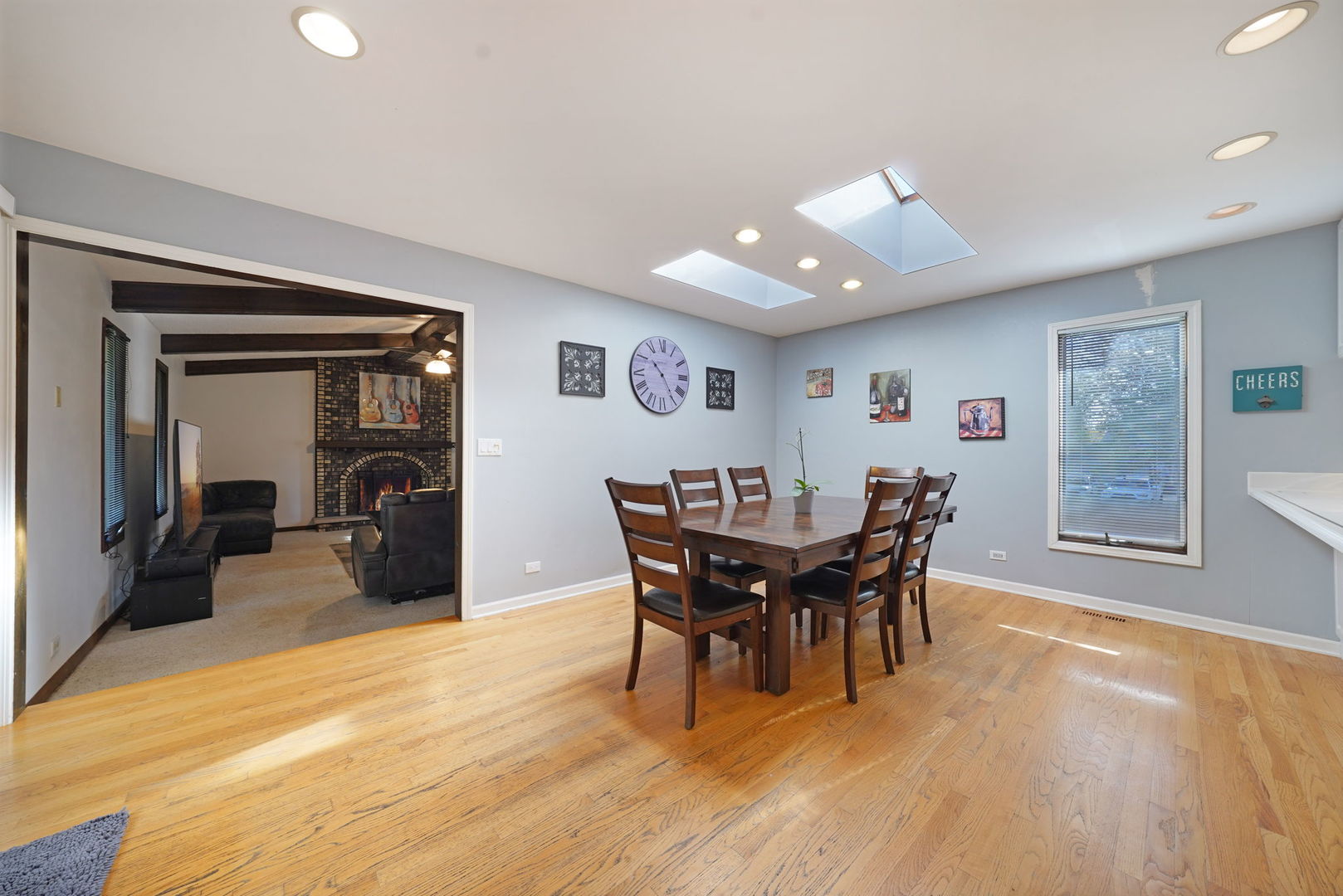 181 Lakeview Court, Bloomingdale, IL 60108