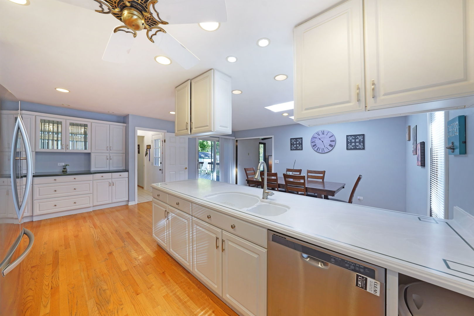 181 Lakeview Court, Bloomingdale, IL 60108