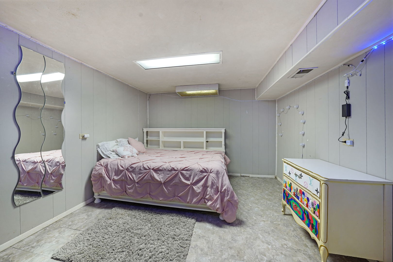 181 Lakeview Court, Bloomingdale, IL 60108