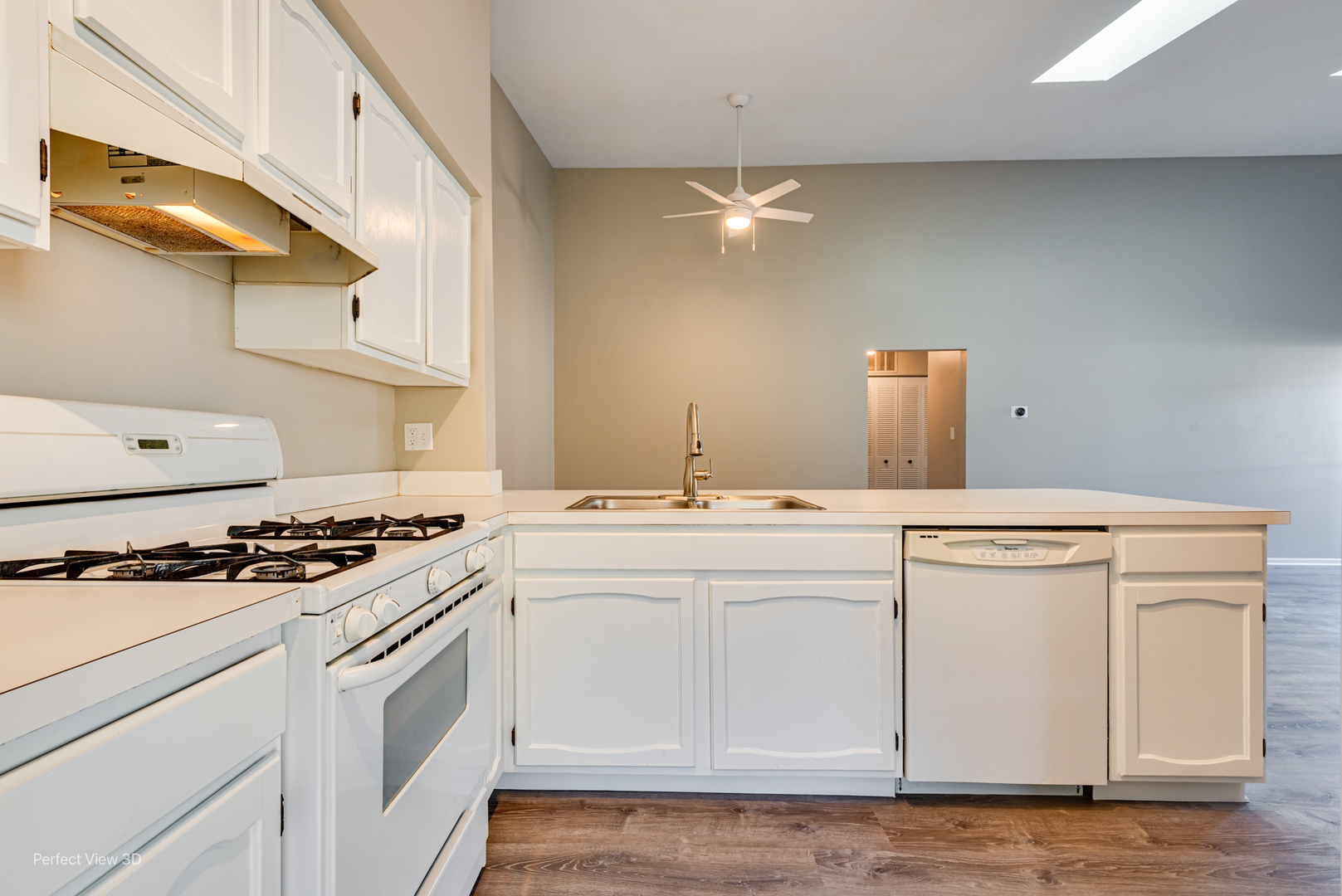 1896 Appaloosa Drive, Naperville, IL 60565