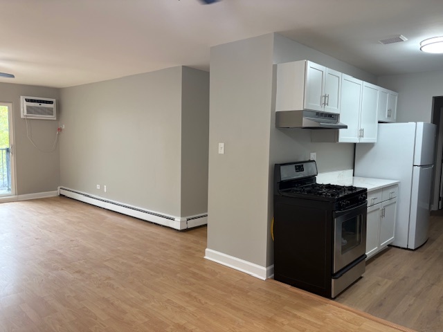 8923 Knight Avenue #201, Des Plaines, IL 60016