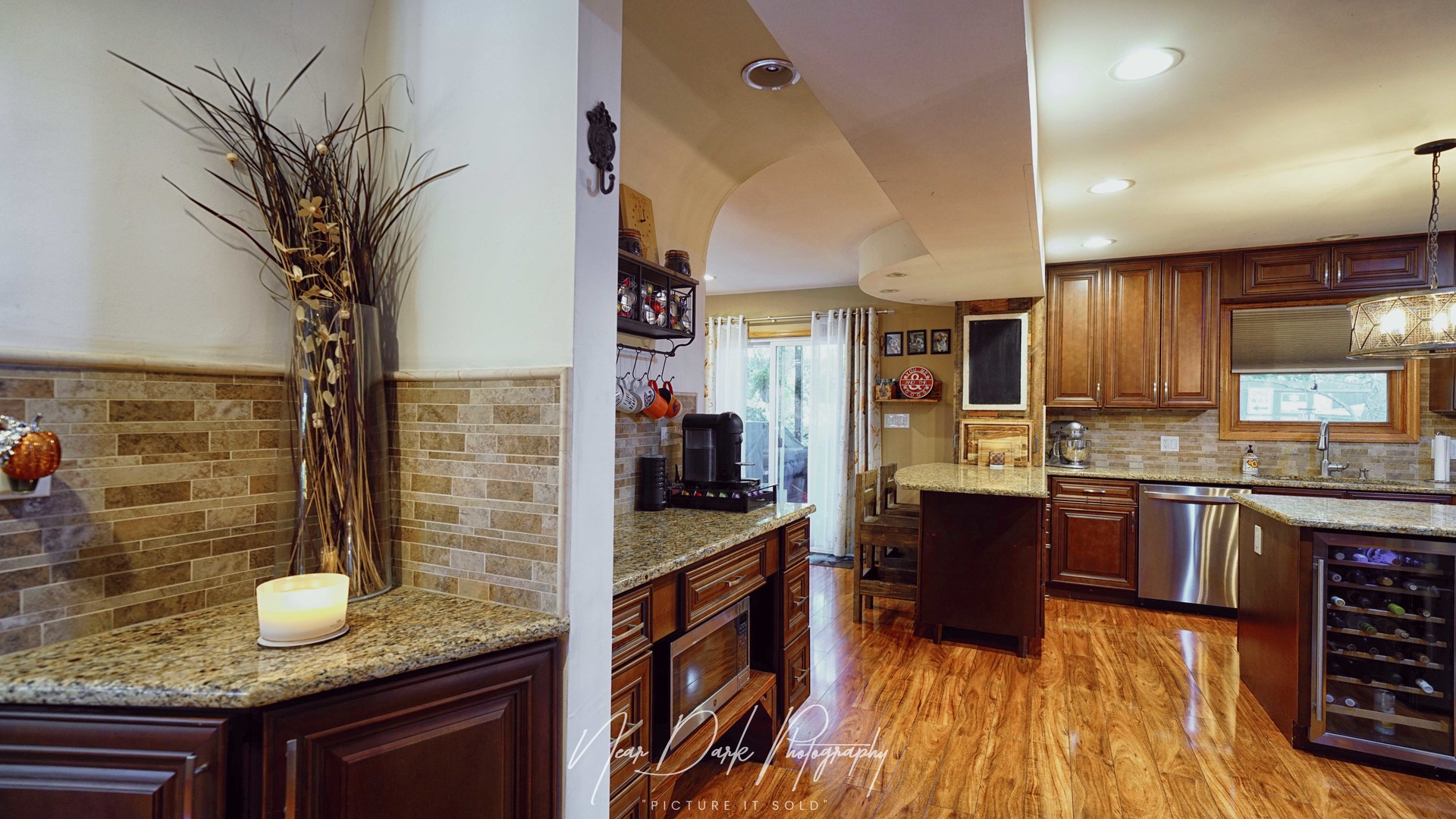 127 E GRAND Avenue, Fox Lake, IL 60020