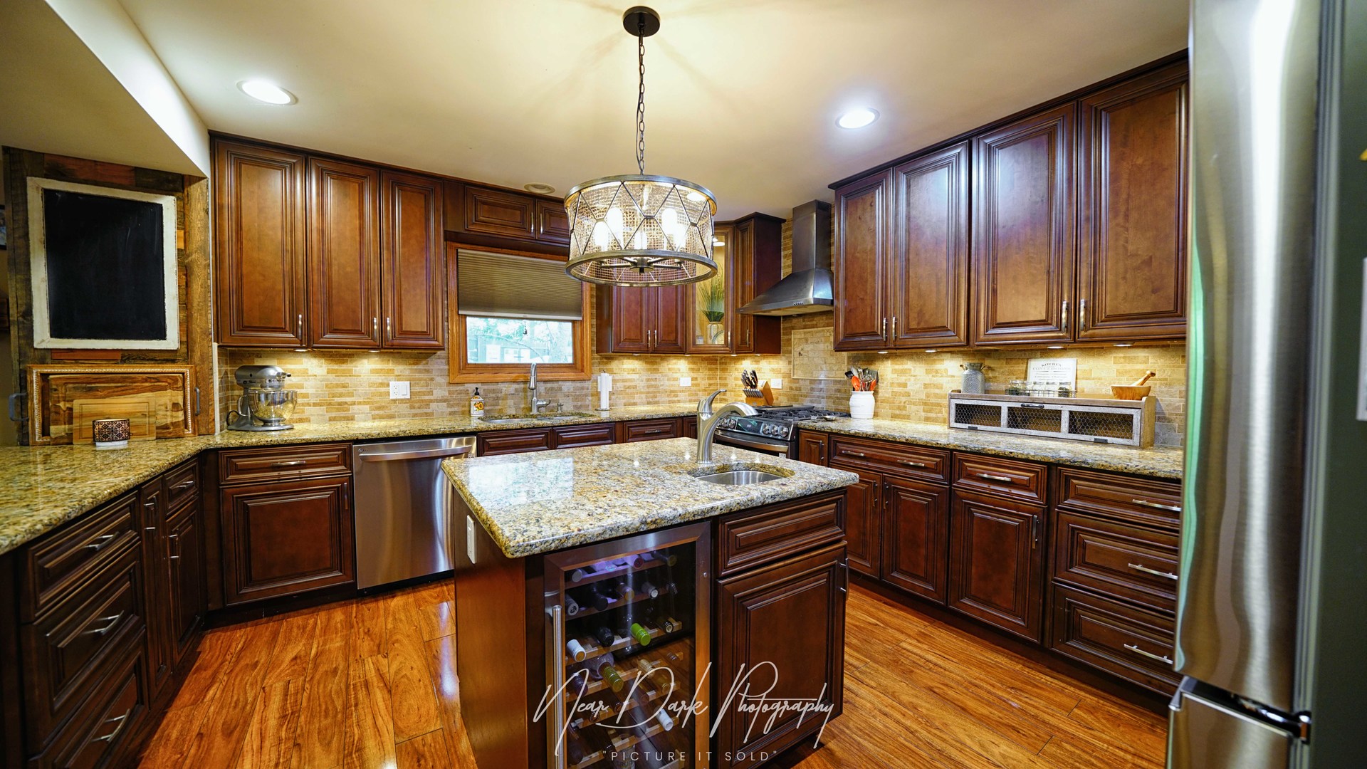 127 E GRAND Avenue, Fox Lake, IL 60020