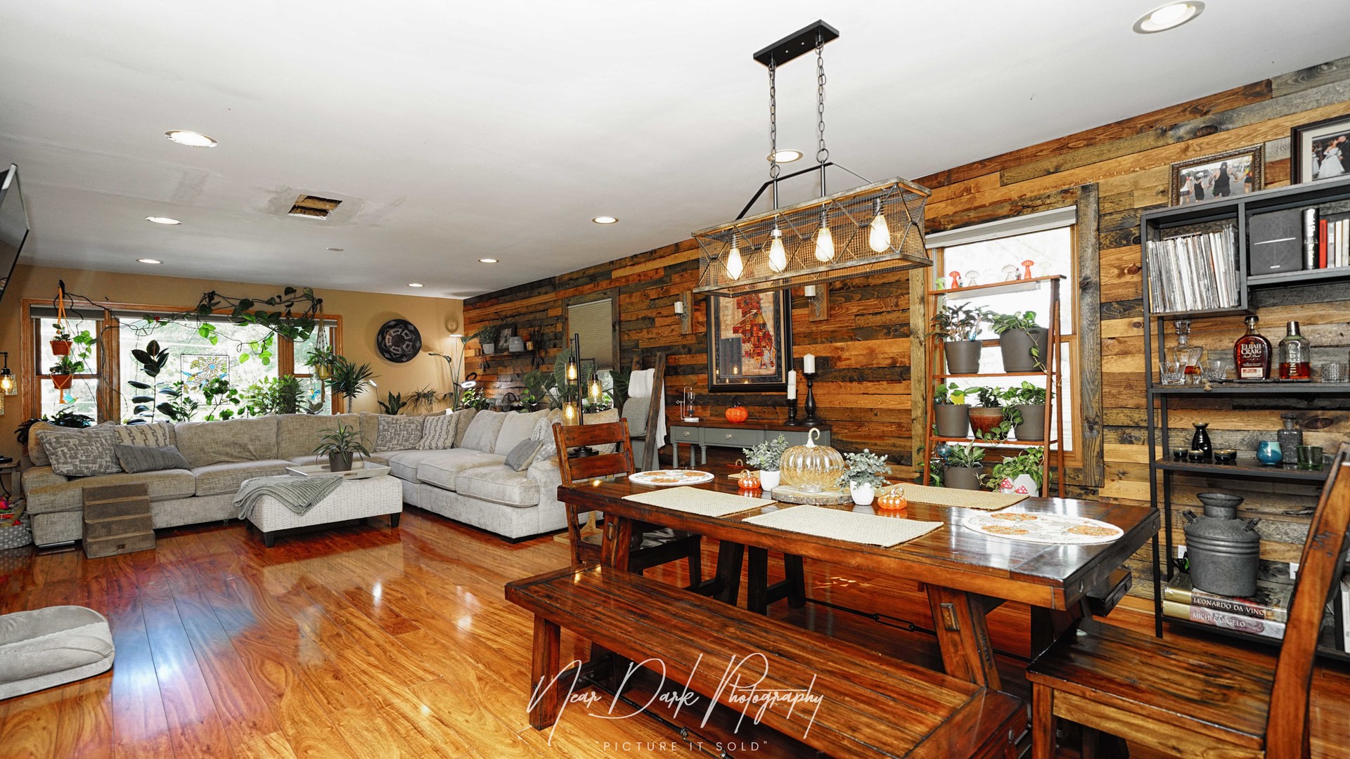 127 E GRAND Avenue, Fox Lake, IL 60020