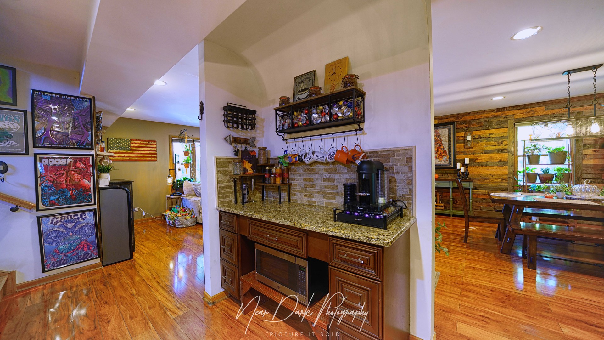 127 E GRAND Avenue, Fox Lake, IL 60020