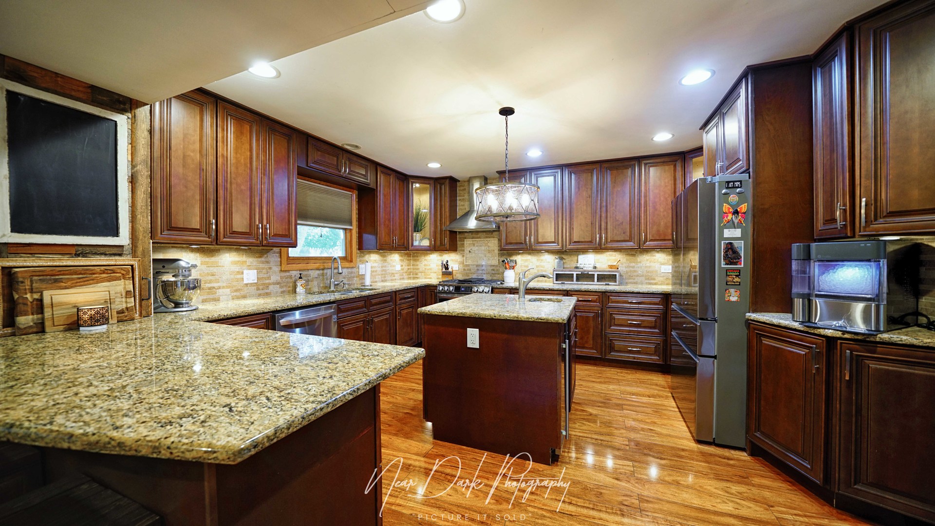 127 E GRAND Avenue, Fox Lake, IL 60020