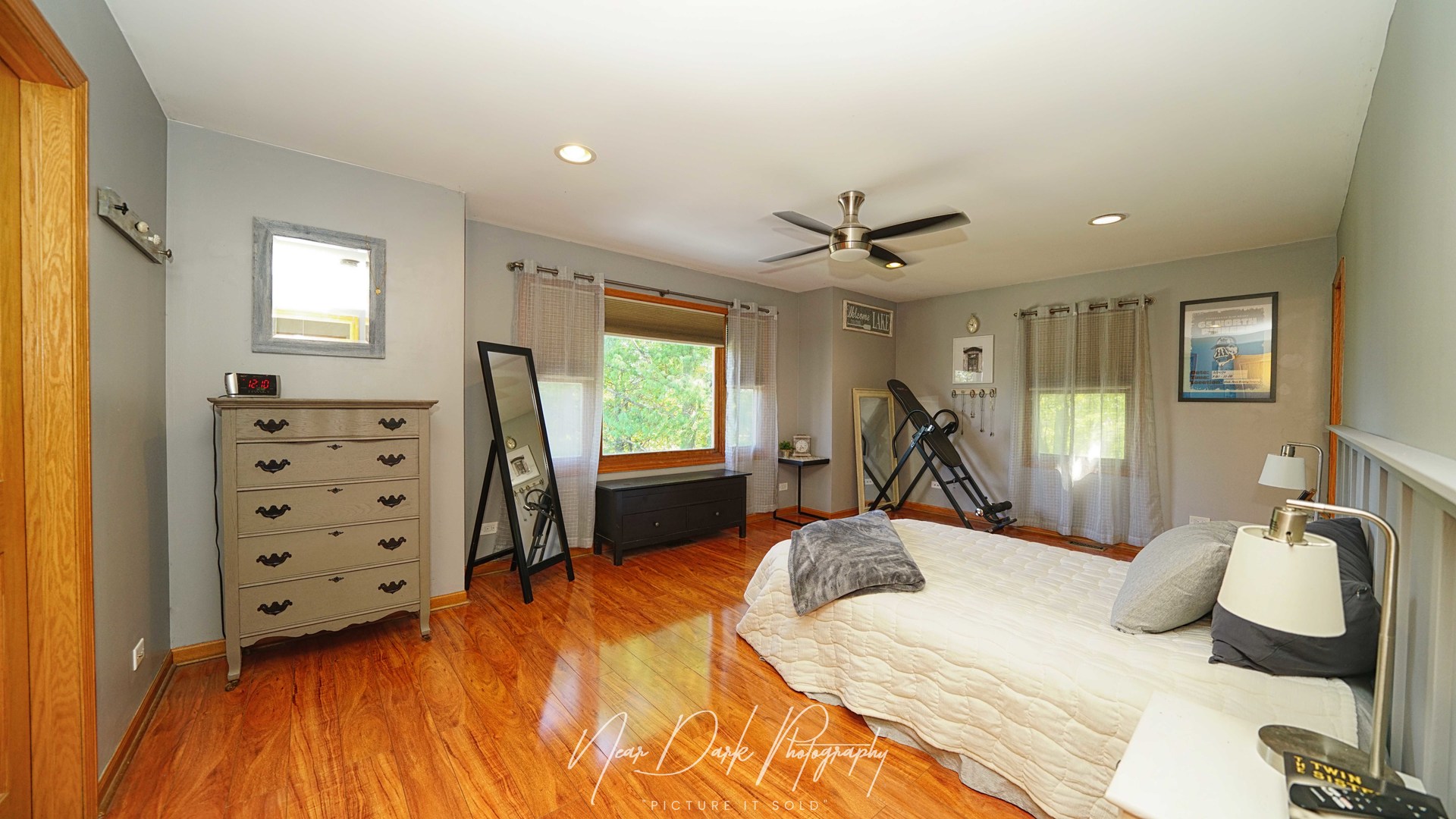 127 E GRAND Avenue, Fox Lake, IL 60020