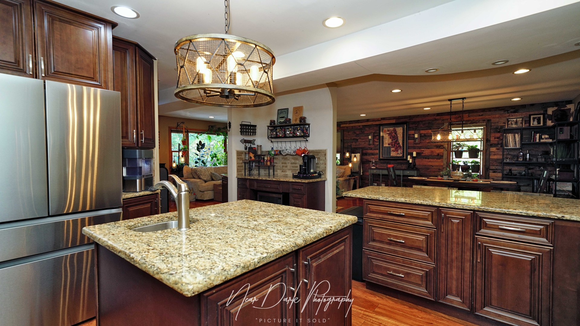 127 E GRAND Avenue, Fox Lake, IL 60020