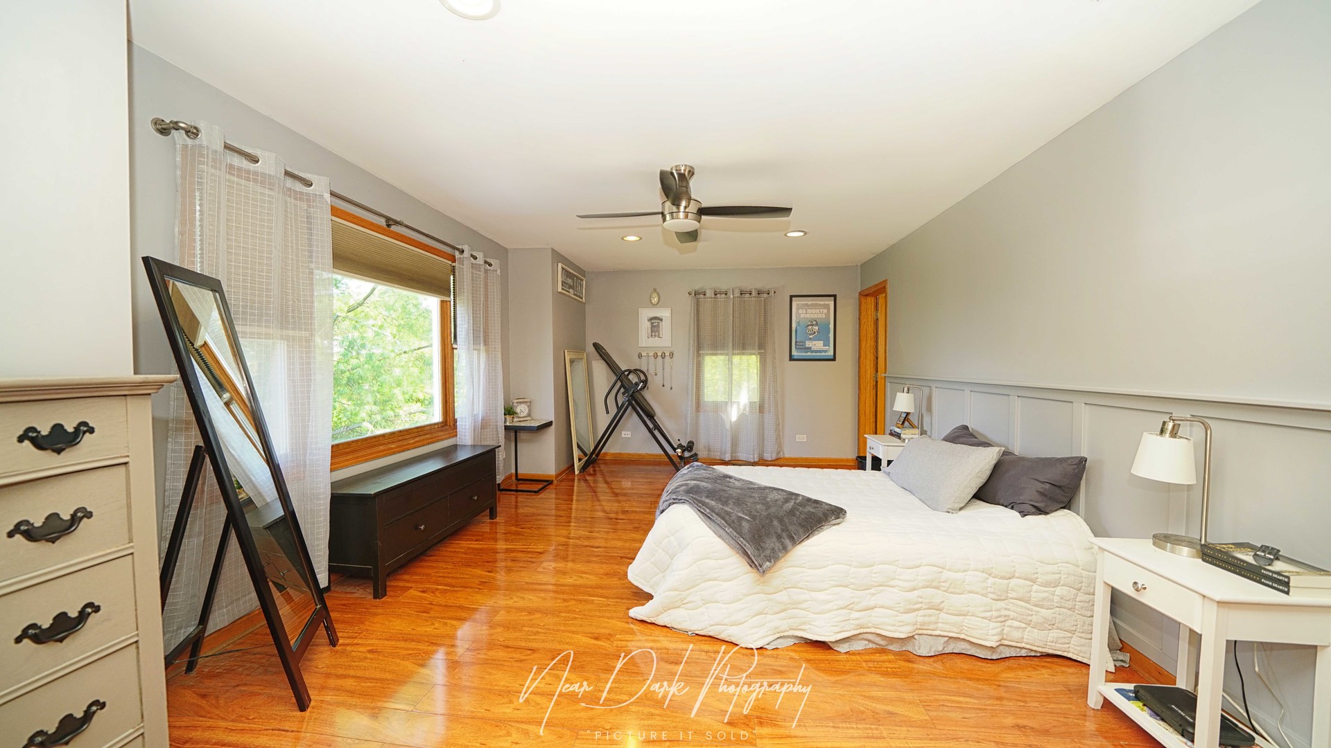 127 E GRAND Avenue, Fox Lake, IL 60020