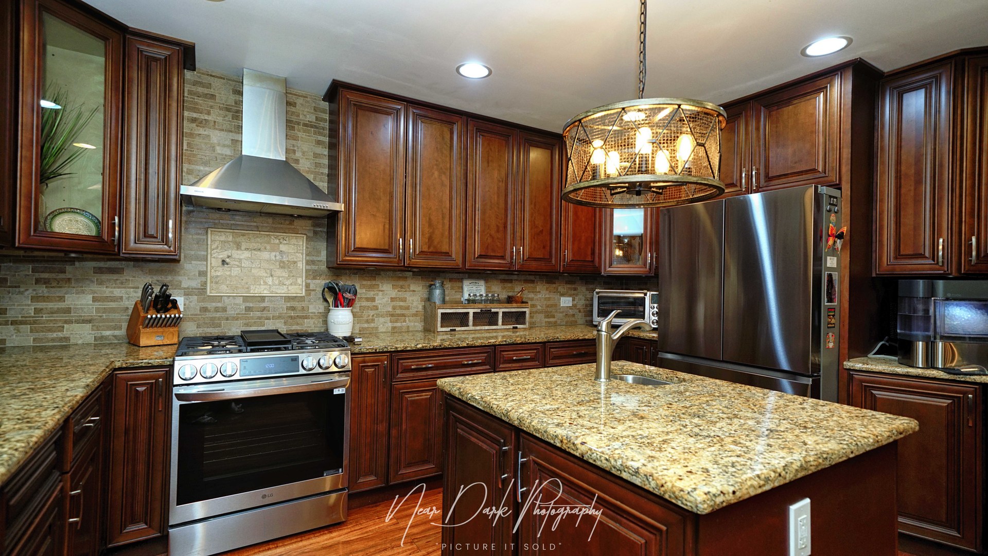 127 E GRAND Avenue, Fox Lake, IL 60020