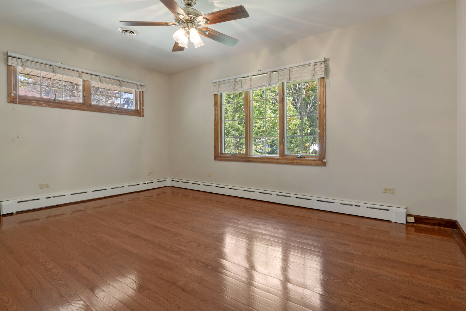 240 Scott Avenue, Glen Ellyn, IL 60137