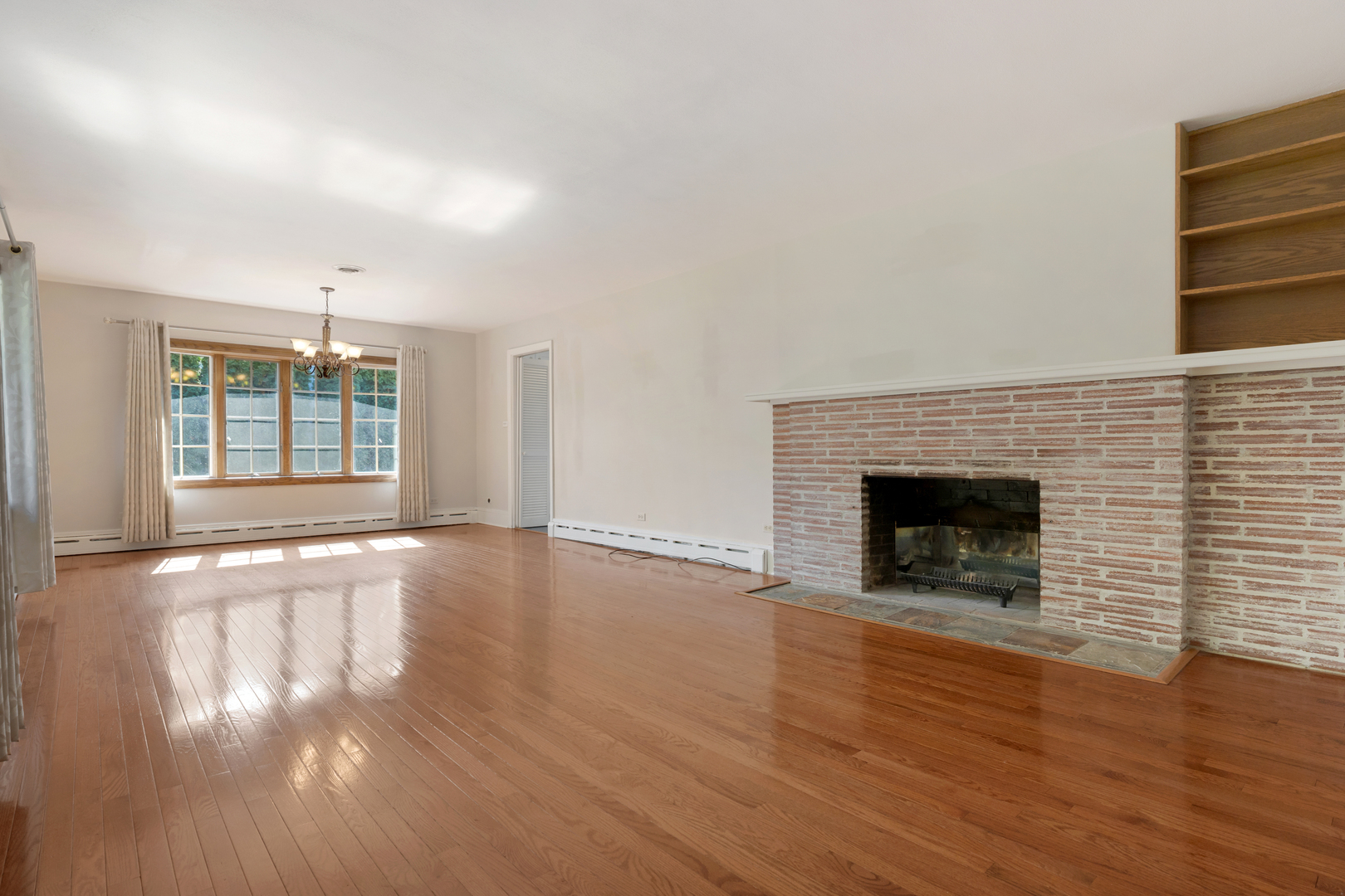 240 Scott Avenue, Glen Ellyn, IL 60137