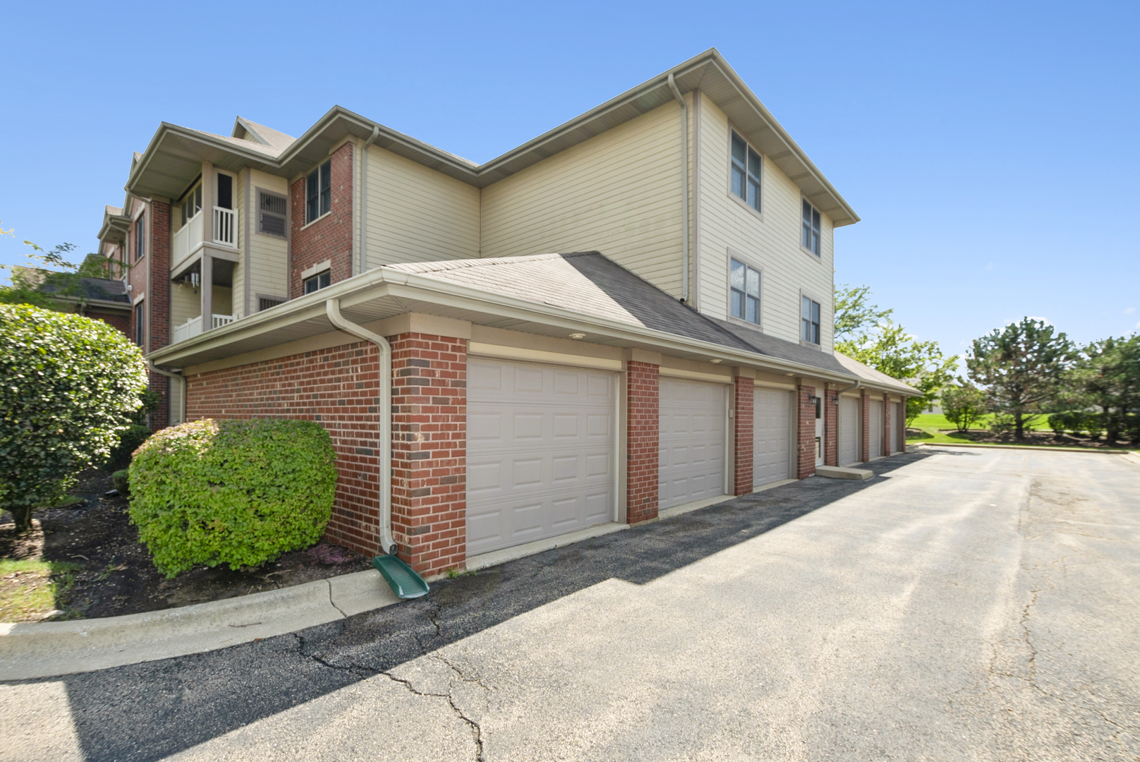 20301 S Pine Hill Road #1D, Frankfort, IL 60423