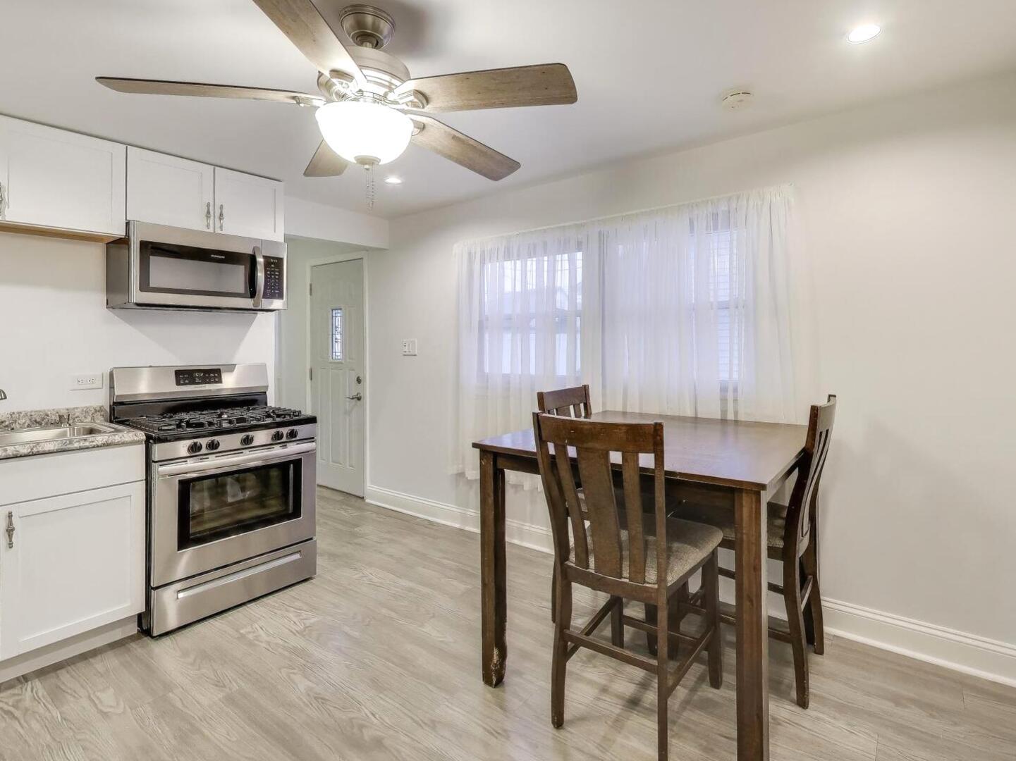 13616 Short Drive, Crestwood, IL 60418