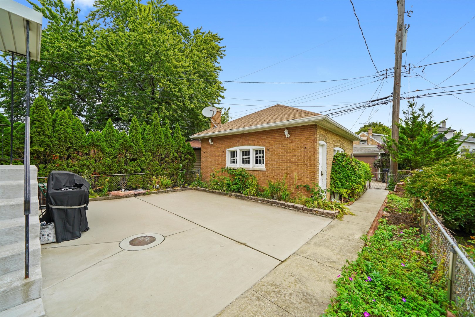 5133 N Marmora Avenue, Chicago, IL 60630